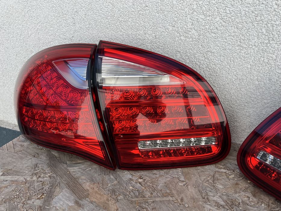 stop lampa tripla dreapta Porsche Cayenne 7P 2011-2014