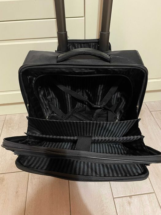 Чанта на колелца за бизнес командировки