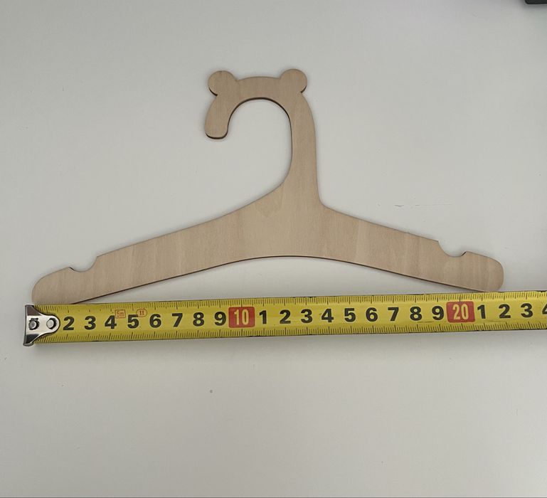Вешалка с плечиками