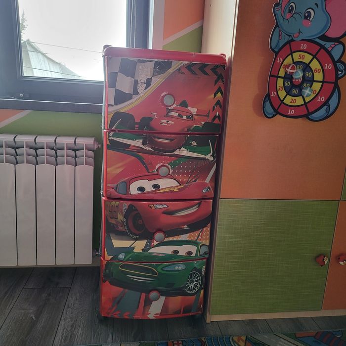 Детская кровать машинка