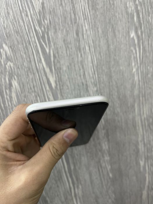 IPhone 11 64GB LL/A.       .