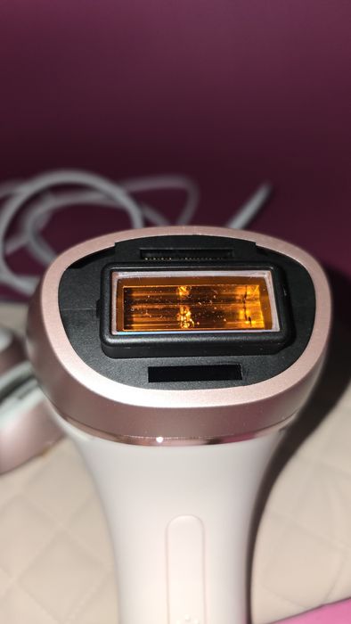 Epilator IPL Philips Lumea Seria 9900 BRI977/00