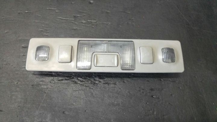 Lampa plafon spate audi a6 c5 4b0947111