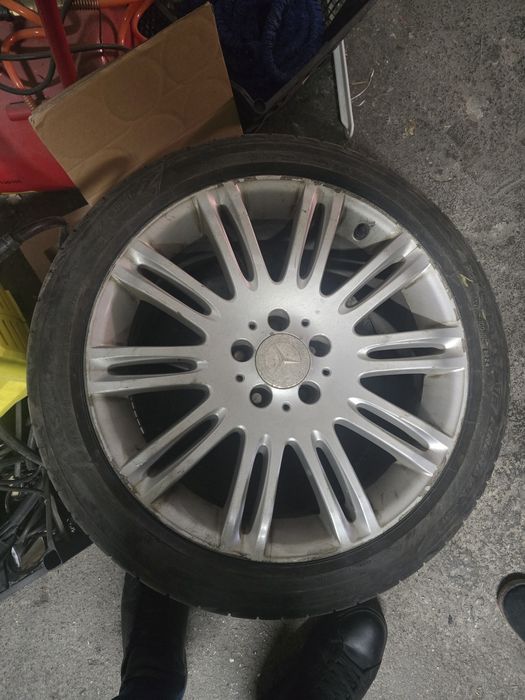 Продавам гуми с джанти за мерцедес w211 18ки 245.40.18