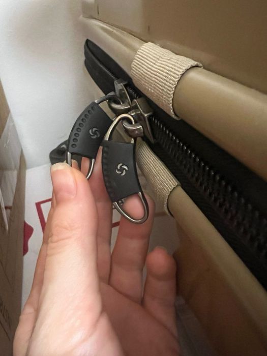 Чемодан Samsonite б/у 19900 тенге