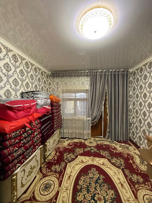 Shahar markazida fayzli hovli uy