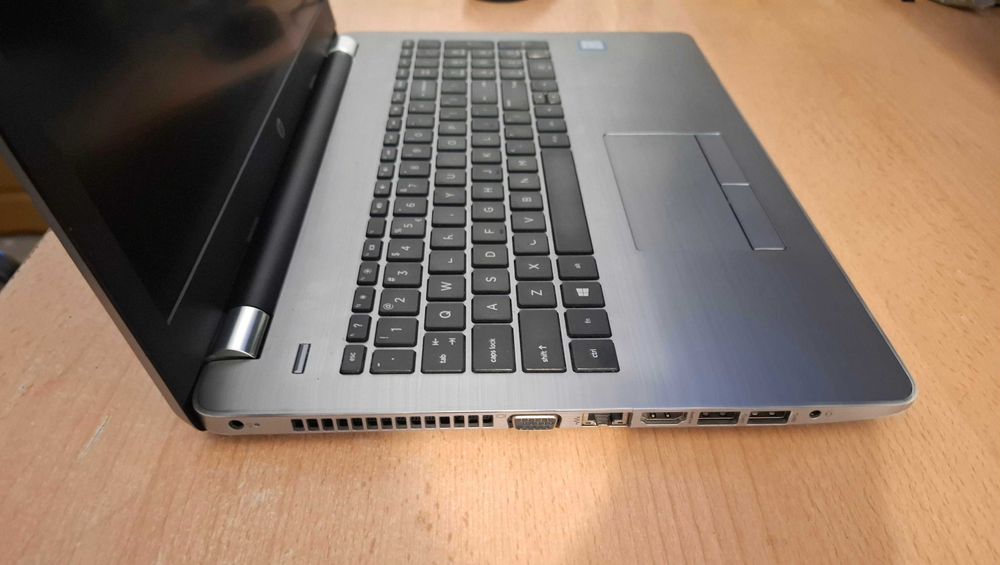 Laptop HP 15.6" i5 12GB RAM HD620 256GB