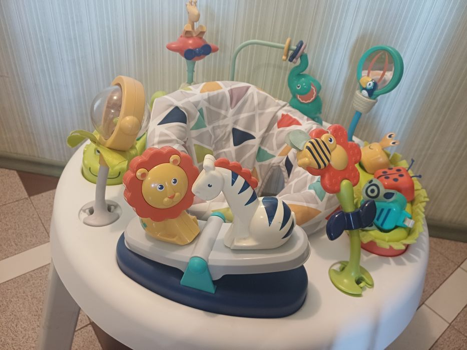 Активен детски център Fisher Price 3 in 1 Sit to Stand Activity Center (модел FPV61)