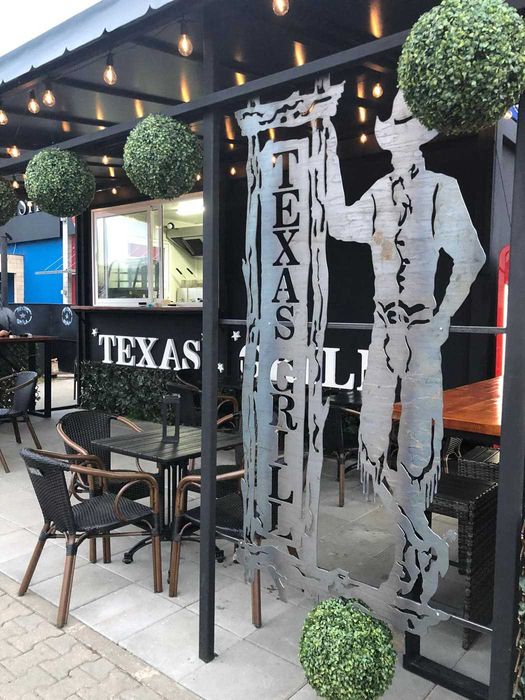 Panoplii, sculpuri,mobilier urban panouri traforate grilaje arbori