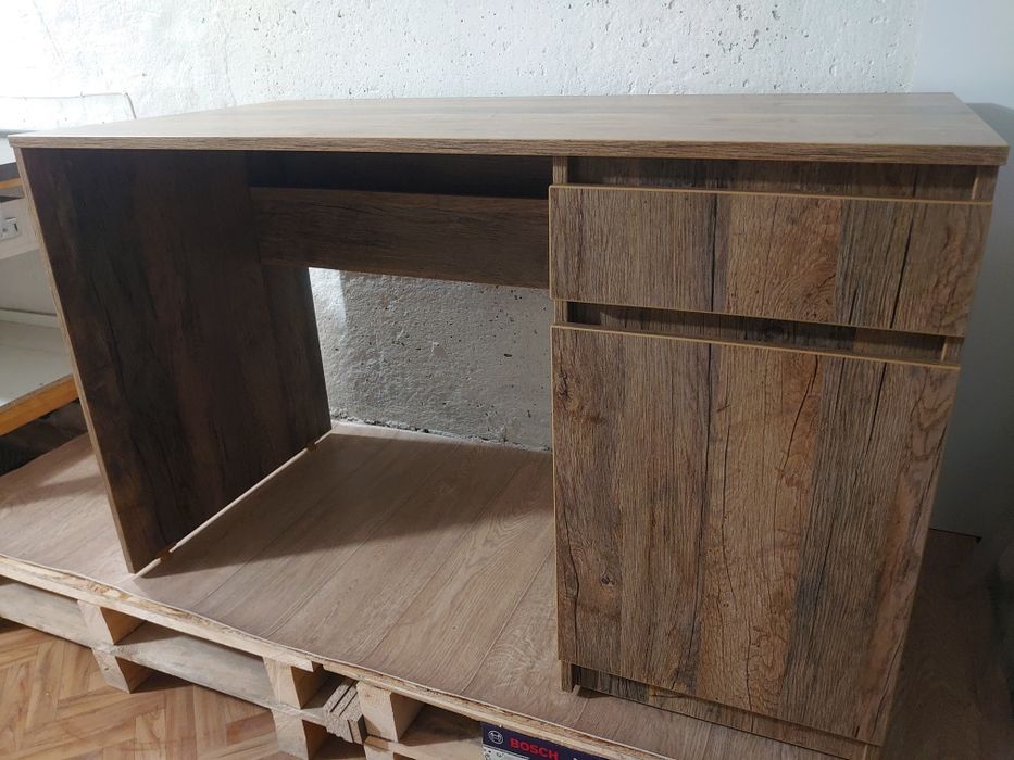 Стол компьютерный