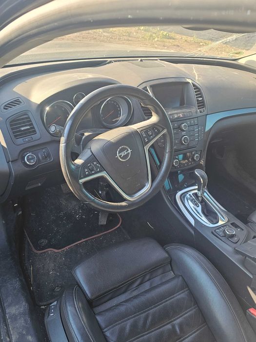 Opel insignia 2012 biturbo