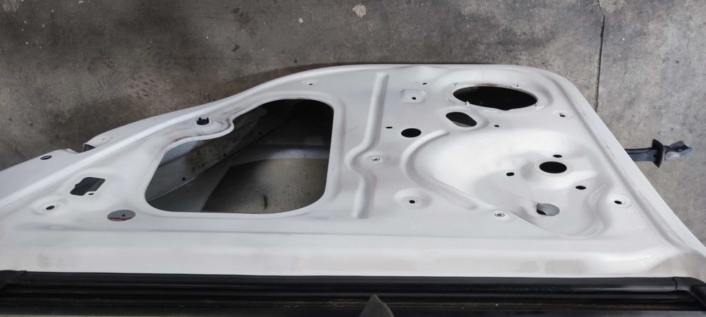 Usa dreapta spate volkswagen vw polo 6R an 2011 cod culoare LB9A