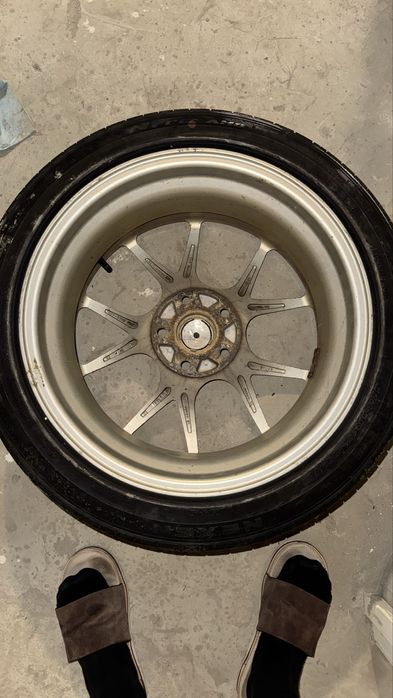 Продам диски с шинами летние