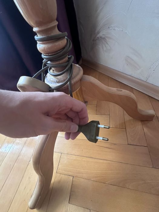 Дизайнерска винтидж подова лампа от масивно дърво и декоративно стъкло