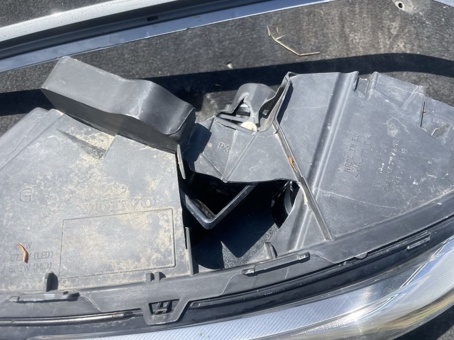 Ляв фар Волво V90 S90