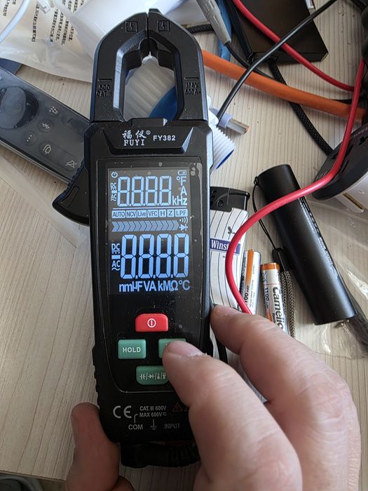 Продам клещи мультиметр FUYI FY382
