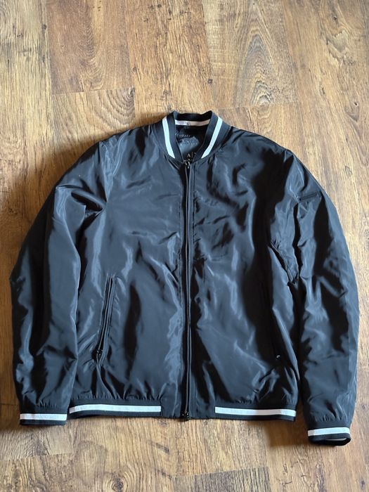 Мьжки бомбер яке на Armani Exchange М размер