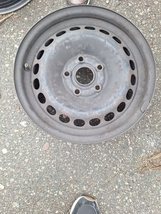 Vand 4 jante de wv ,audi sau skoda  pe 15 in 5 prezoane