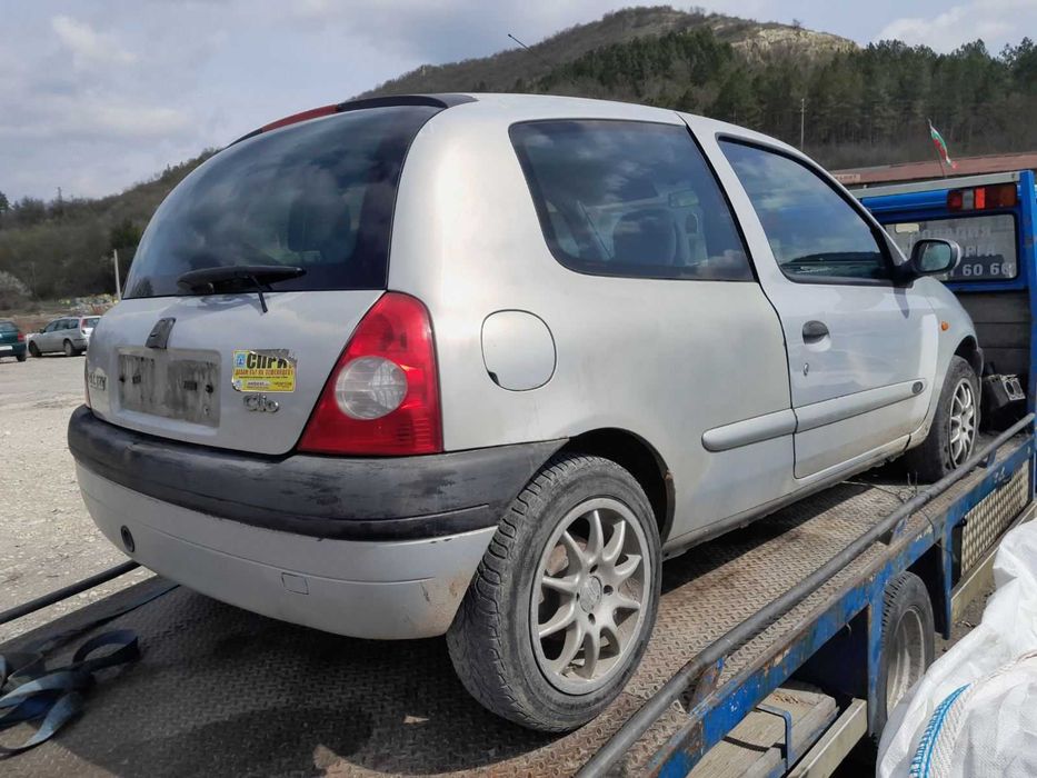 Renault Clio 1.2 i 2000 г на части