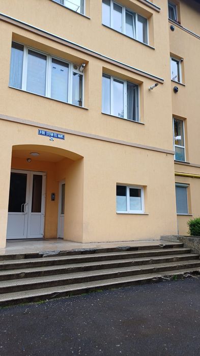 Particular inchiriez camera de camin cu baie,complet renovata si utilata