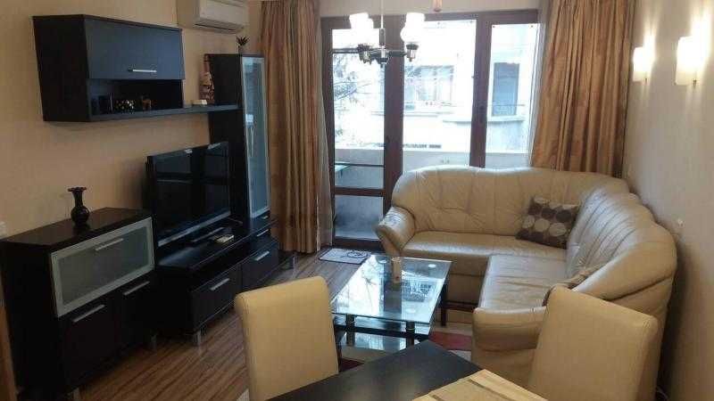 Дава се под наем Двустаен апартамент в Бургас, Център - 62 кв.м за 459 € - Снимка #1