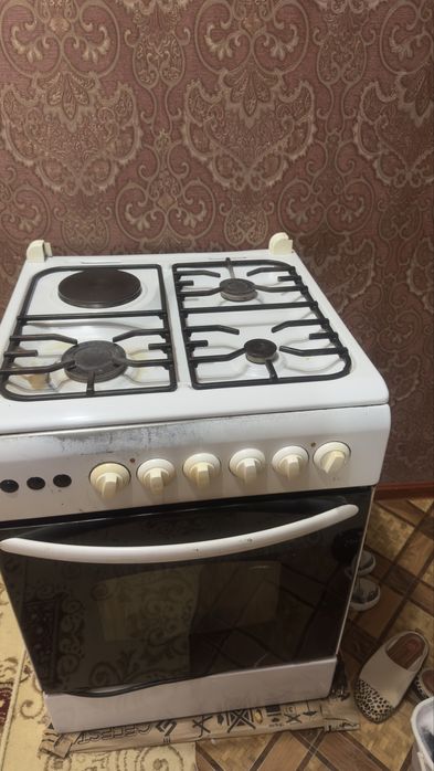 Продам рабочую газ плиту б/у