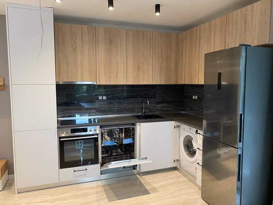 Тристаен апартамент в Христо Смирненски