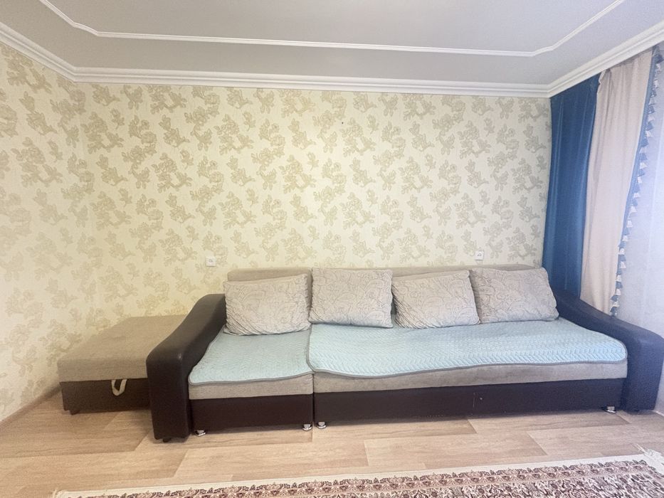 Продается диван в хорошем состоянии