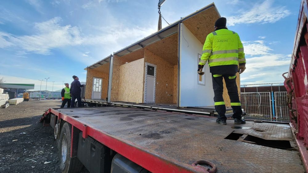 Depozit panouri sandwich termoizolante,constructii,containere,hale,etc