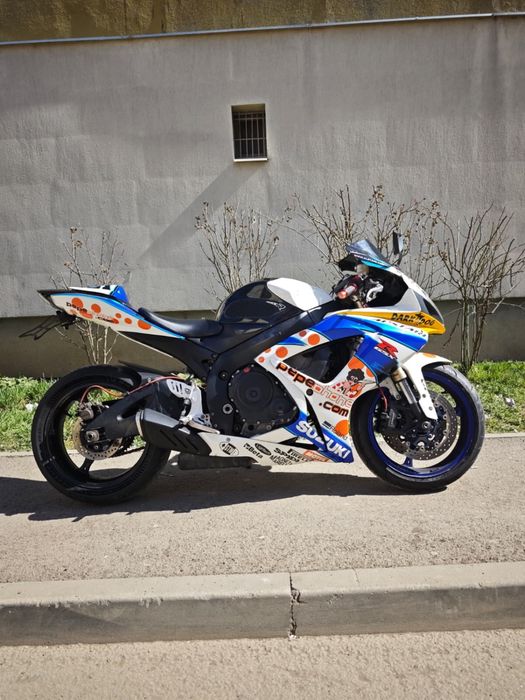 Suzuki gsxr k6 600 (NU RASPUND PE OLX)!