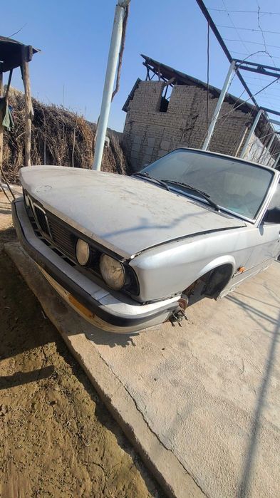 Bmw e28 запчастга сотилади