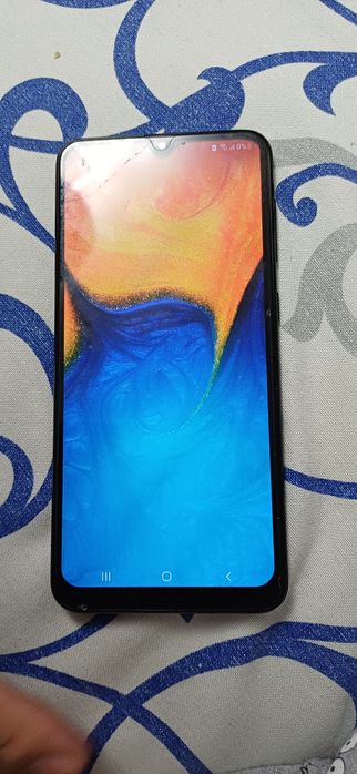 Продаётся телефон.