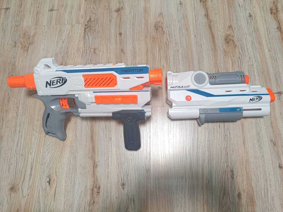 Комплект Hasbro Nerf бластери (9 бр.) + патрони – отлично състояние
