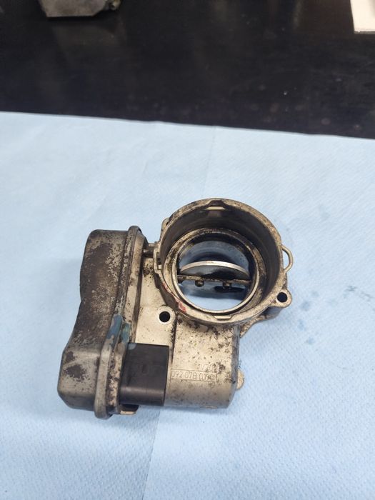 Clapeta accelerație VW Passat B 6 Octavia 2 Audi  2.0 A3 03G 128 063 B