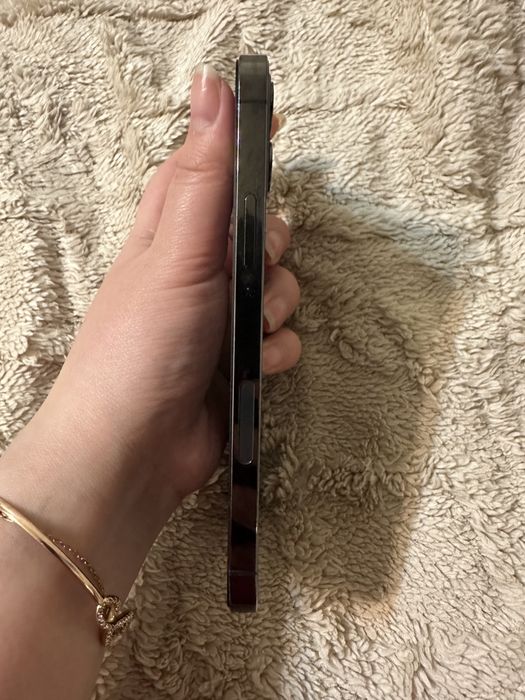 Продам IPhone 12 Pro