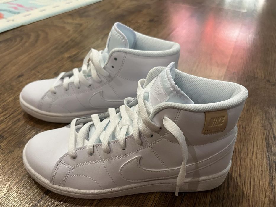Чисто нови кецове Nike 38.5 номер