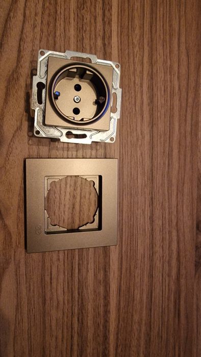 Контакти, ключове и рамки за тях - антрацит