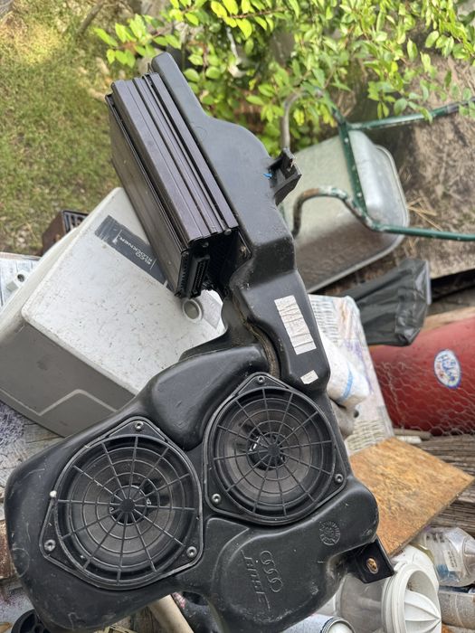 Vând Subwoofer Audi a6!!!