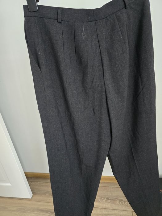 Pantaloni din lana