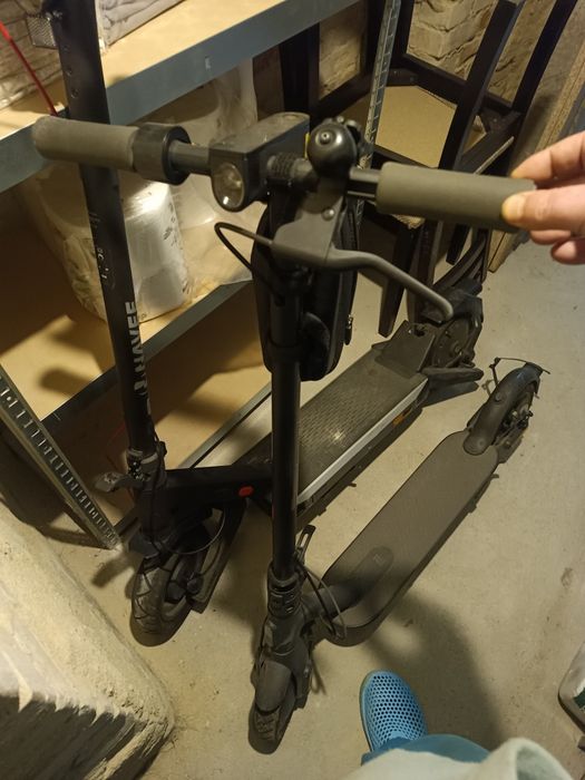 Vând 2 trotinete electrice