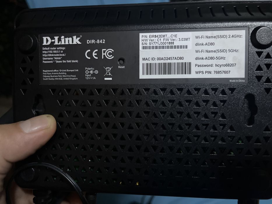 Router D-Link DIR-842 AC1200 Dual Band Wi-Fi, viteza 1200Mbps, cu incarcator, stare buna