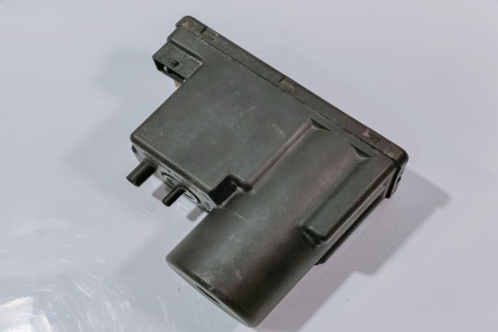 Pompa Vacuum  Modul inchidere centralizata 4A0862257A Audi 100 4A/C4