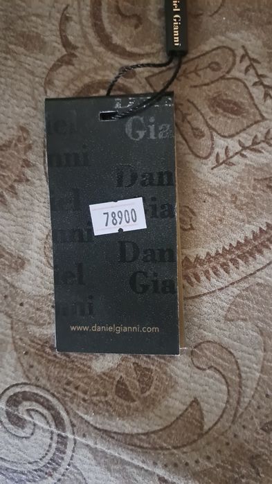 Кастюм на продажа