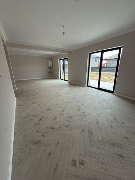 CASE MODERNE -Plan parter             Preț: 135.000€