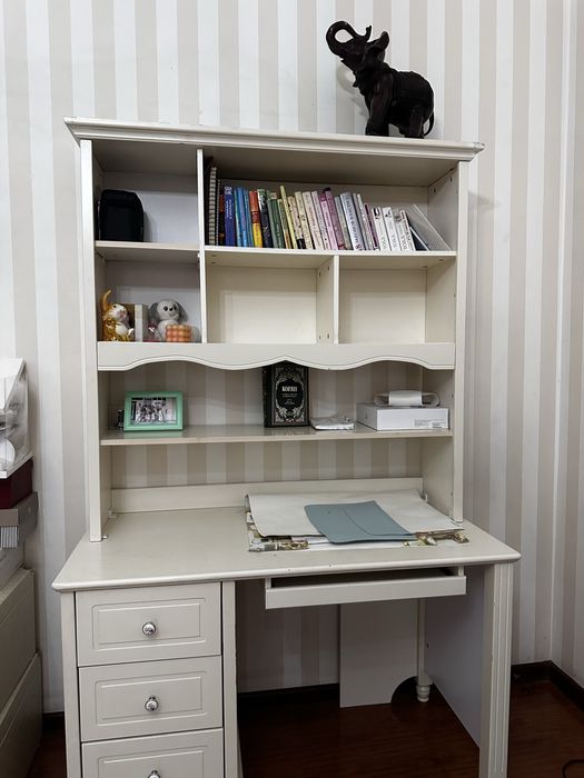 Мебель для комнаты девушки