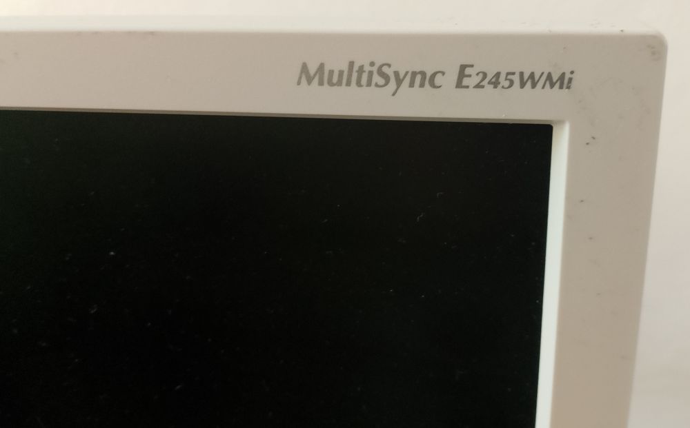 NEC Multisync E245WMi - 24"/ 1920x1080/ 60Hz - перфектен