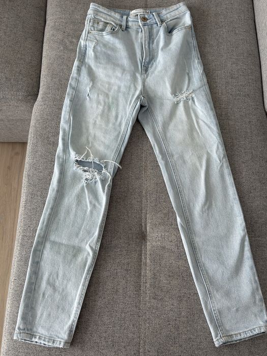 Blugi stradivarius marimea 34