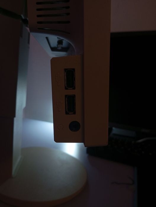 Doua monitoare Nec Multisync EA223wm .Pretul Este pe bucata