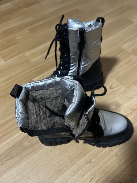 Продам  женские сапоги