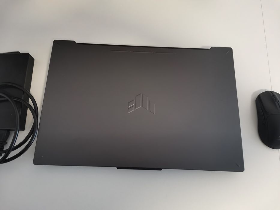 De vânzare -- Laprop Gaming Asus TUF A17 (ca nou)